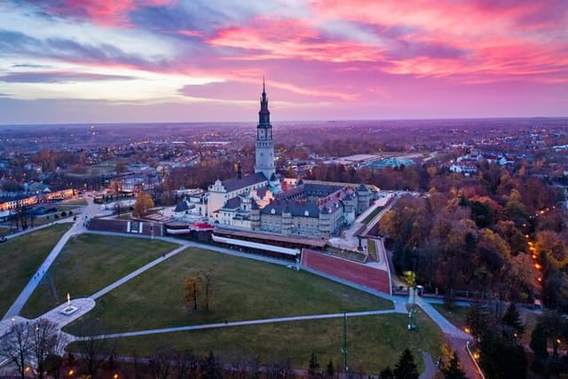 Krakow: John Paul II Home & Black Madonna Sanctuary - Guided Tour