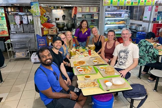Singapore Private Food, Culture and Heritage Tour with 9 tastings