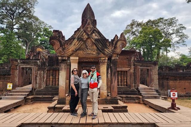 1 Day Private Tour Siem Reap and Banteay Srei
