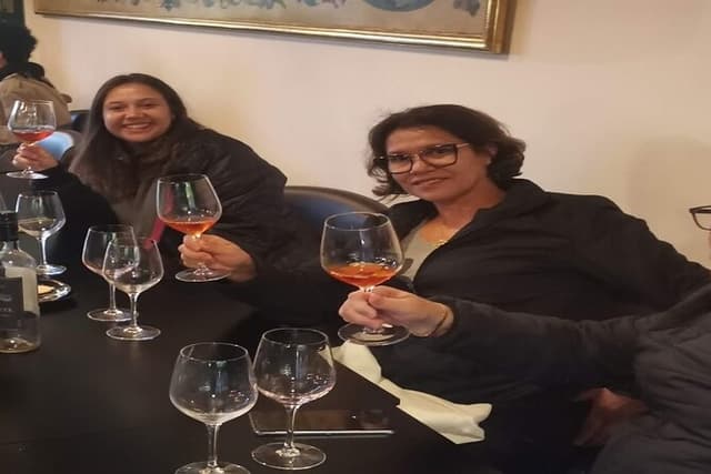 From Lisbon: Winery and Traditional Tile factory in Half Day Tour