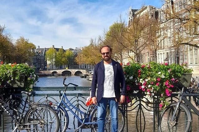 Amsterdam Must-See Attractions Guided Walking Tour With A Guide