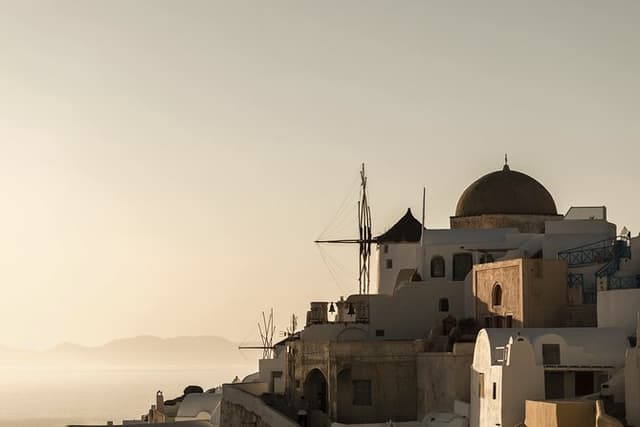 Santorini: Private Tour in the Picturesque Village of Oia