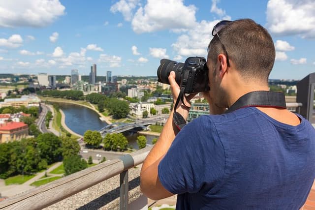 Private Photoshoot Tour in Vilnius with Photographer