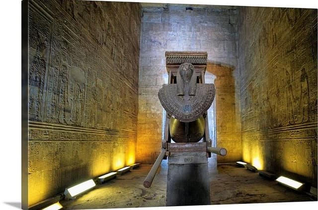 Day Tour: Visit Edfu & Kom Ombo Temples from Luxor