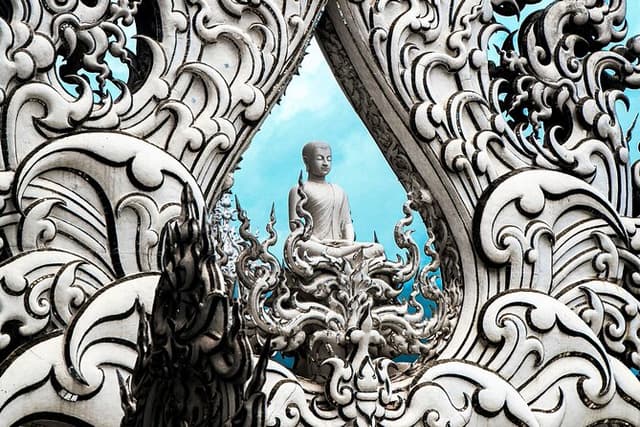 Full-Day Chiang Rai Temples Tour from Chiang Mai with Hot Spring