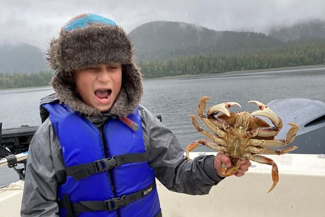 Ketchikan Crabbing Whales and Wildlife Tour