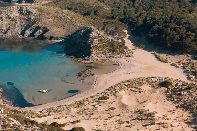 Speedboat excursion through the coves of northern Menorca