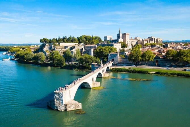 Best Avignon & Châteauneuf du Pape Day Tour from Marseille