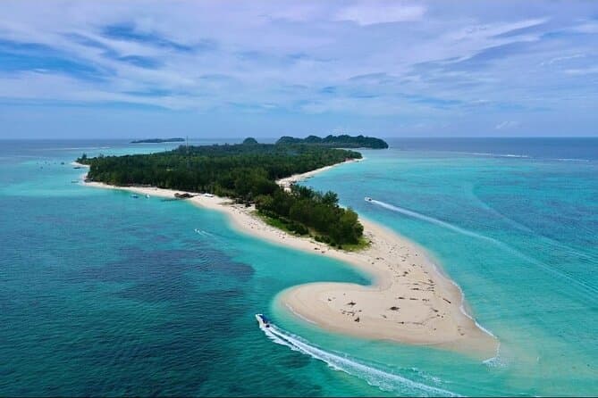 Best Mantanani Island Snorkeling Tours in Kota Kinabalu