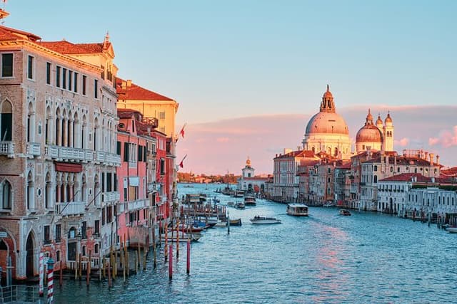 Grand Luxury Venice Tour by Boat and Gondola - Skip the Crowds!