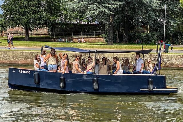 Boat Tour in Frankfurt for up to 12 Guests