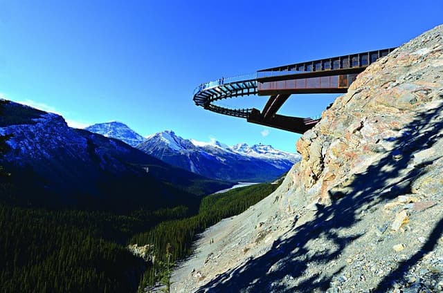Icefields Parkway Tour | Peyto, Bow Lake & Icefield Adventure
