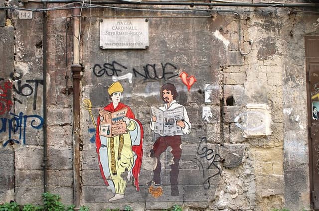 Naples Mythology Treasure Hunt with Food Stop