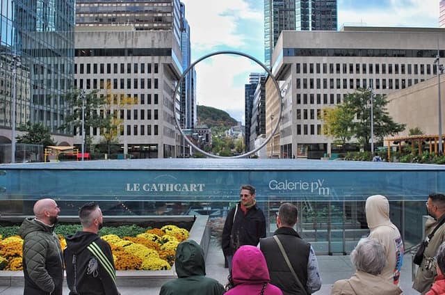 1 Hour Downtown Montreal Tour
