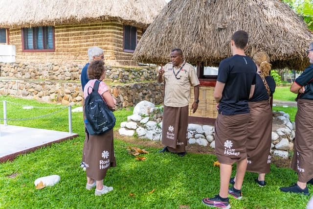 Fiji's Full-Day Sabeto Safari 4WD Adventure