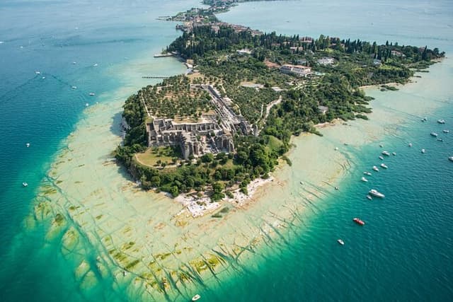 Boat Tour of Isola del Garda