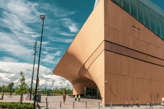 Helsinki Private Walking Tour With a Sociologist