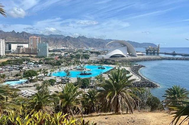 Private tour with photos in Santa Cruz de Tenerife