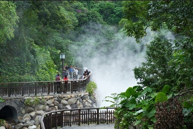 Taipei Day Tour: Beitou, Yangmingshan & Yehliu Geopark Wonders