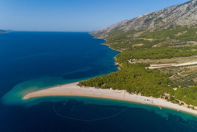 Full-Day Private Boat Tour to Golden Horn, Hvar & Pakleni Islands