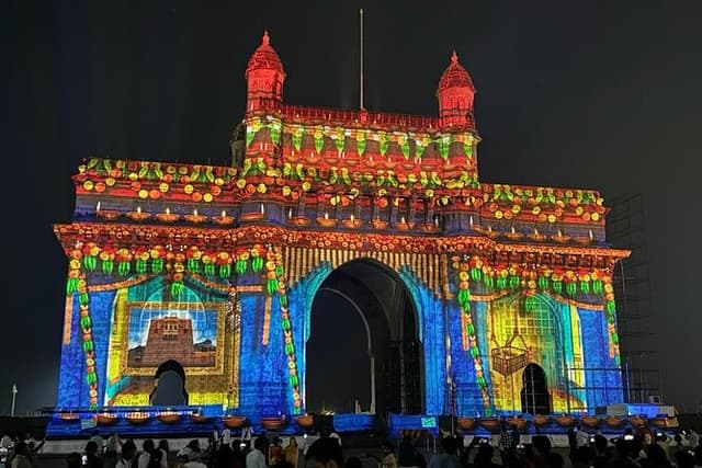Mumbai By Night: Lights & Luminance