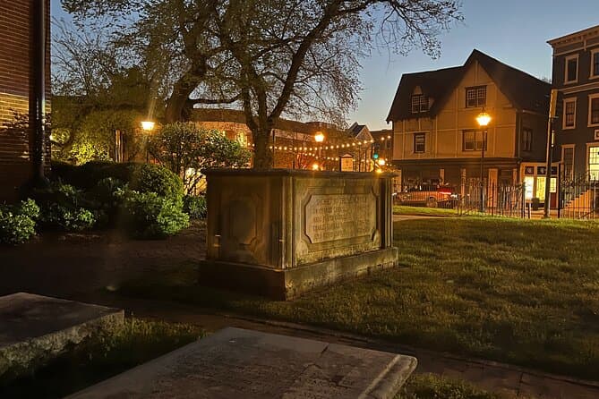 Best Annapolis Ghost Tour: Spooky Historic Adventures