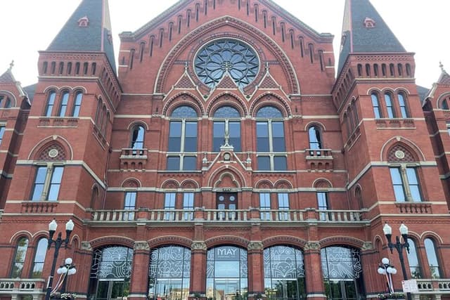 Self Guided Walking Tour of Cincinnati