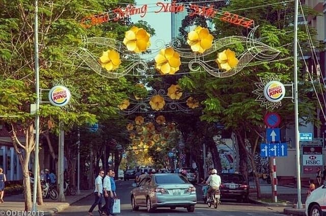 Ho Chi Minh Best Street Food Tour with Local Guide