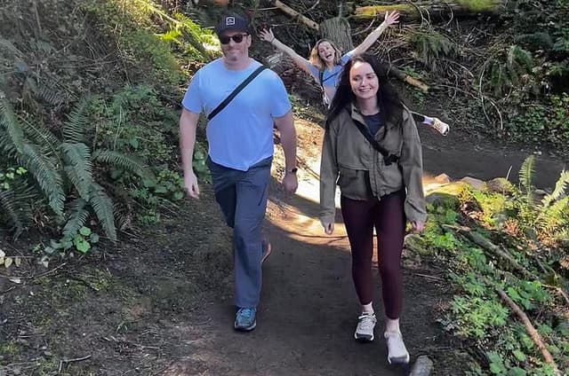 Forest Park Hiking Tour to Pittock Mansion