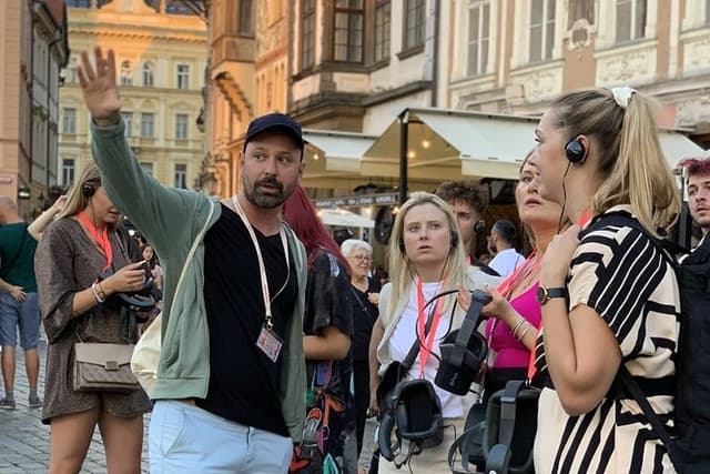 Prague City Tour with Virtual Reality