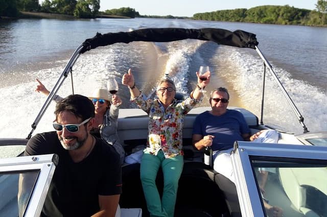 Private boat navigation through the Tigre Delta Buenos Aires