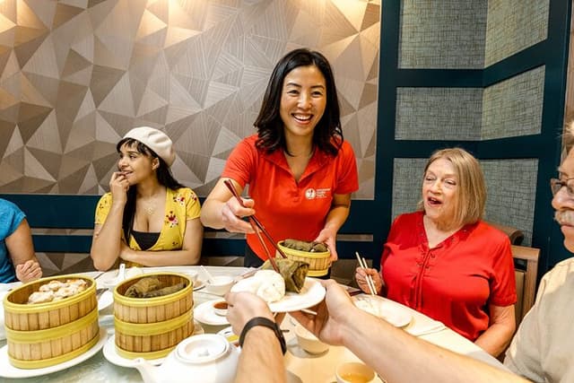 Vancouver Foodie Tour: Downtown Vancouver Asian Food Tour