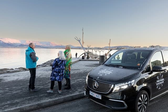 Reykjavik Private 4-Hour Tour with Transfer