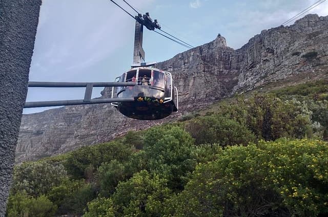 Full Day Experience Tour of Cape Town City and Table Mountain