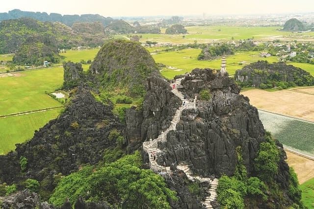Ninh Binh 1 day Hoa Lu Trang An with Dragon Mountain Hiking
