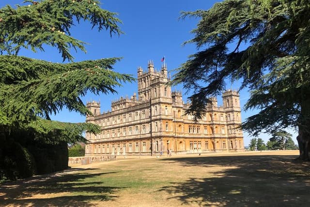 Private Full-Day Tour from Bath to Downton Abbey with Pickup