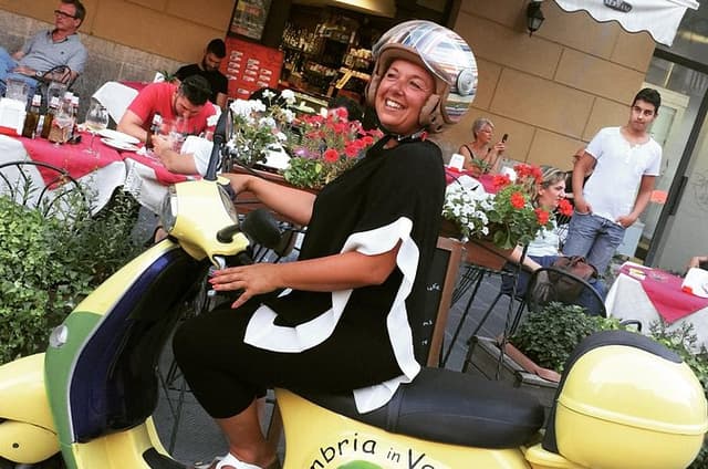 Vespa Tour of the Borghi Around Lake Trasimeno