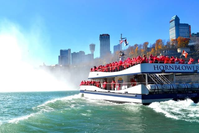 Best of Niagara Falls Day Tour: Boat, Behind the Falls & Skylon