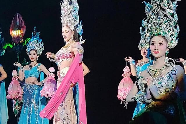 Colosseum Cabaret Show Pattaya, Tickets & Transfers