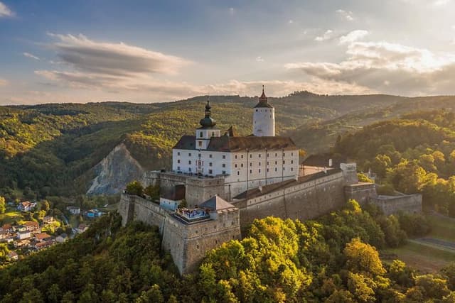 Haydn, Castles, Wine: Esterházy & Forchtenstein Private Day Trip