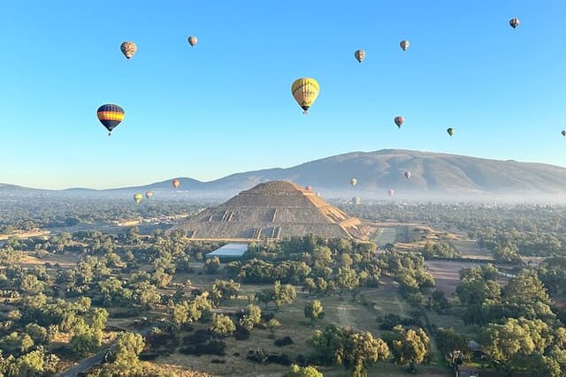 Teotihuacan Early Access Small Group Tour: Beyond the Pyramids