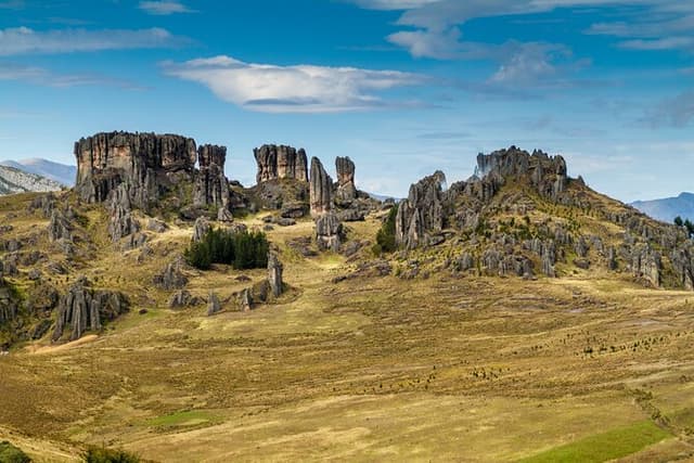 Cajamarca: Cumbemayo - the Stone Forest