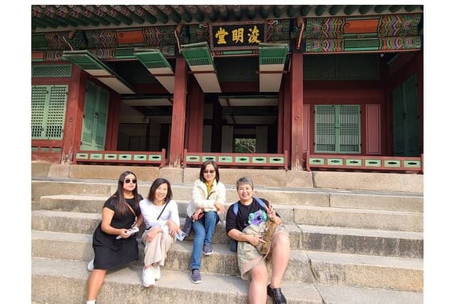 Deoksugung Palace Guided Heritage Walking Tour from Seoul