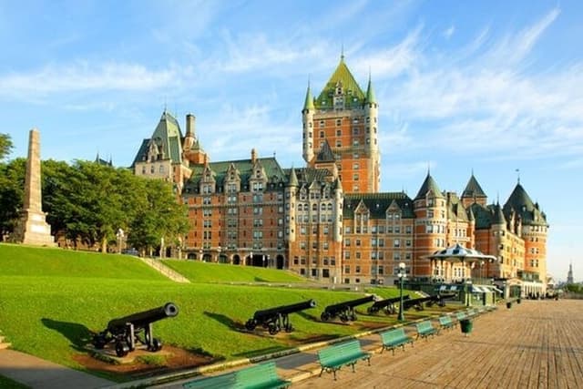 Quebec Old Town Walking Tour With A Guide
