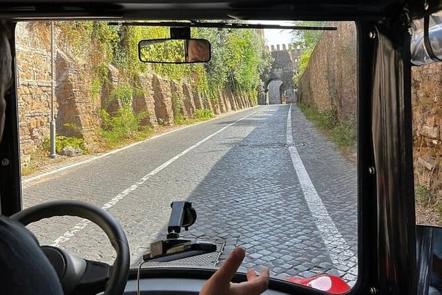 Rome Catacomb & Appian Way Small-Group Tour by Golf Cart