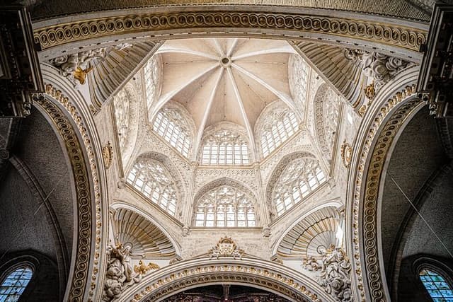 Valencia: Art & Architecture Guided Tour with Monuments Tickets