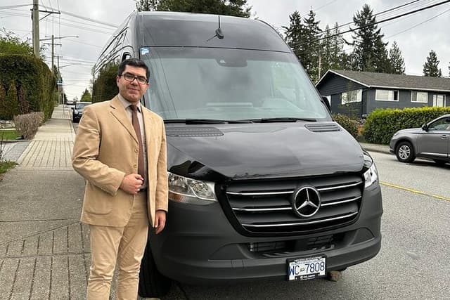 Vancouver and North Shore Grand City Tour with your luggage