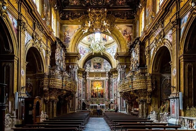 Naples Underground & Highlights Tour – Small Group Experience