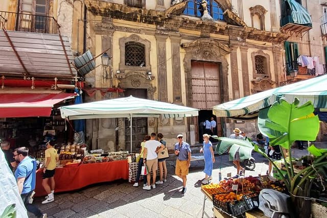 Palermo in 2 hours Main monuments and historic markets