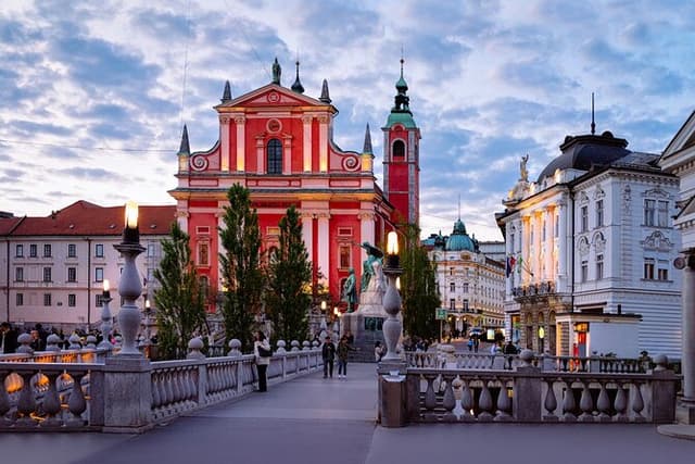 Ljubljana 2Hours Walking Tour with Local Guide